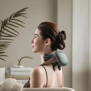 Premium Shoulder & Neck Massager استرخِ بعمق، في أي مكان وأي وقت. تدليك عميق بالحرارة اللطيفة لتخفيف التوتر والتصلب.